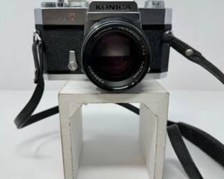 Vintage Konica Auto Reflex T + Hexanon 1:14 57mm Lens