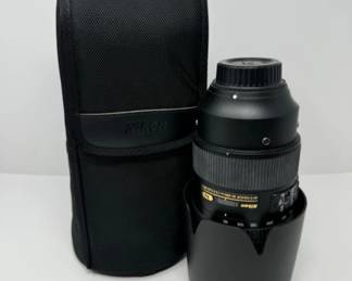 Nikon AF-S Nikkor 80-400mm + B&W 77 010 UV + Nikon HB - 65 | Est. 2,390	