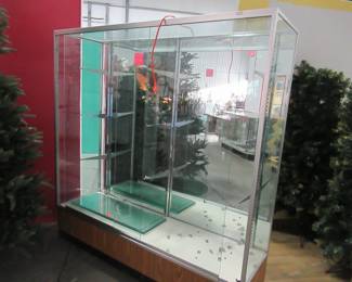 and more display cases!