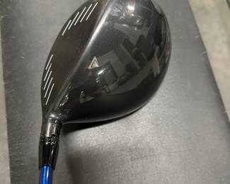 Titleist 917 D3 Driver 9.5 - RH
$135.00 ( suggested amount)

Project X -7C3 Stiff Shaft 73g - Blue
Golf Pride Grip - Standard Size in great condition with minimal signs of wear

Pre-owned driver meticulously maintained. Great condition overall with minor wear on bottom and face.  Titleist adjustment tool and SUREFIT weights included; no original head cover.  Authentic with Serial Number.
