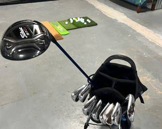 Titleist 917 D3 Driver 9.5 - RH
$135.00 ( suggested amount)

Project X -7C3 Stiff Shaft 73g - Blue
Golf Pride Grip - Standard Size in great condition with minimal signs of wear

Pre-owned driver meticulously maintained. Great condition overall with minor wear on bottom and face.  Titleist adjustment tool and SUREFIT weights included; no original head cover.  Authentic with Serial Number.
