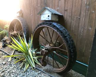Antiqye RustyWagon Wheels