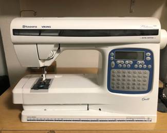 Husqvarna Viking Platinum 755 Royal Edition