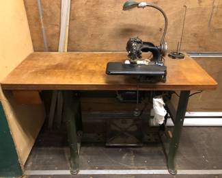Singer/American Blind Stitch Industrial Sewing Machine. New Dearborn Model 9- SS1. Serial Number S7168.
