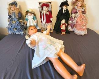 Lot Of 7 Dolls
