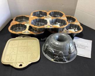 Large quantity of new bakeware