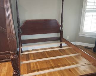 Queen Mahogany Poster Bed