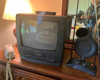 tv/vcr combo, television vcr, electronics