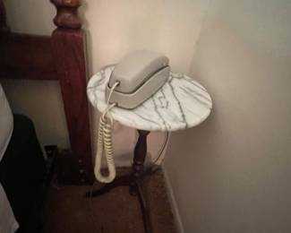 marble stand/ phone