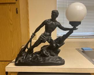 Vintage Lamp/ Works in Amazing conditon/ Turns right on one of a kind piece , 