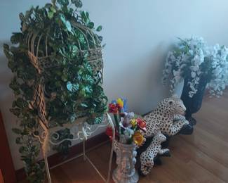 Assorted house decor