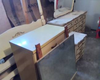 Vintage girls bedroom set 