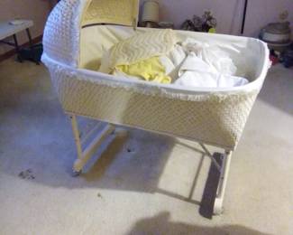Vintage bassinet 