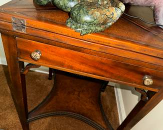 Beautiful drop leaf table

