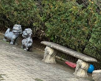 OOH.  AHHHH.  soooo cute!!!!  and check out the elephant bench!!  oh but wait, there's 2!!!!!!