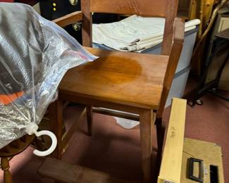 "Captain's Chair"... looks like it would be a fabulous pool table chair