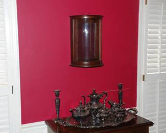 Wall Curved glass display