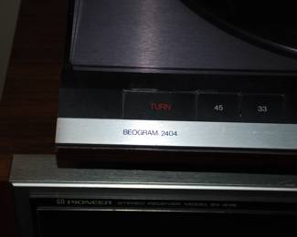 Bang & Olufsen Turntable Beogram 2404