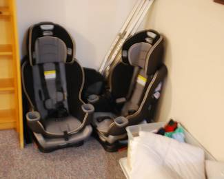 2 GRACO Car Seats