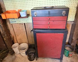 Craftsman rolling tool box.