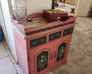 Tole Painted Dry Sink