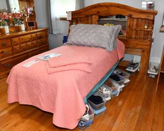 009Some Highlights Aurora Estate Sale