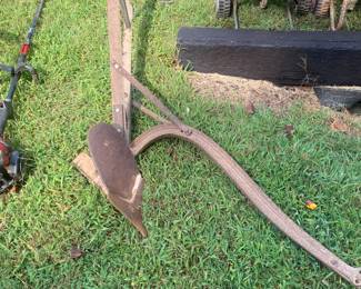 ANTIQUE PLOW