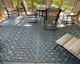 Outdoor rug