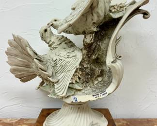 "Amphora with Doves," Giuseppe Armani Figurine 