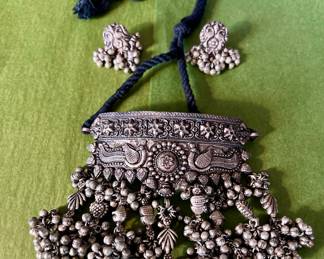 Fashion Necklace & Earrings Set