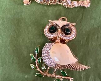 Animal Theme Keychain & Pins