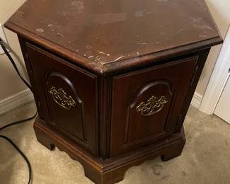 MCM end table $45.00 24.5”x 24.5” x 22”t