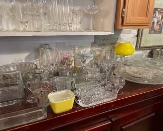 glass baking dishes, glasses, glass platers