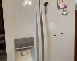 white side by side refridgerator