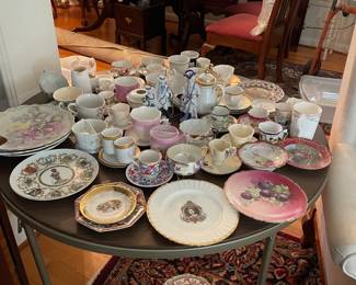 Misc collectable tea cups and plates 