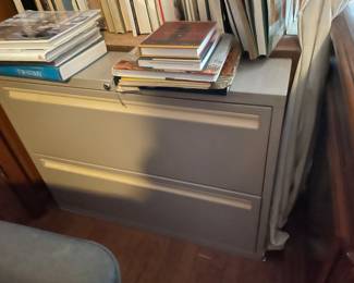 Lateral metal file cabinet 