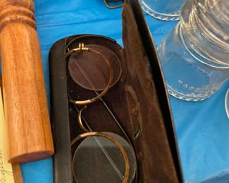vintage eye glasses with leather case