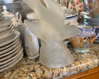 L.E. Smith Frosted Glass for Bird Figure