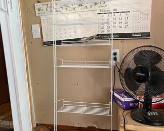 Wire pantry rack 