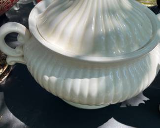 Ceramic tureen 