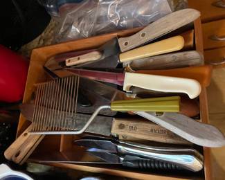 cake cutter and misc knives