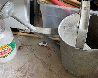 Metal watering can 