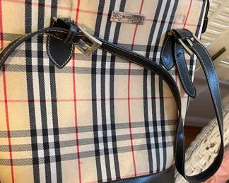 Burberry purse 