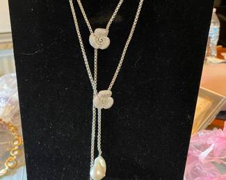 Pearl adjustable necklaces