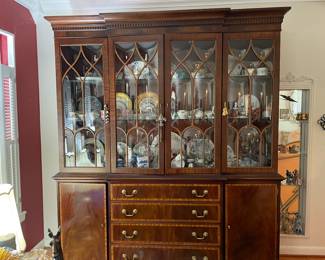 Ethan Allen Georgian bubble glass mahogany breakfront china cabinet