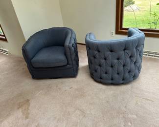 Barrel chairs in good condition 