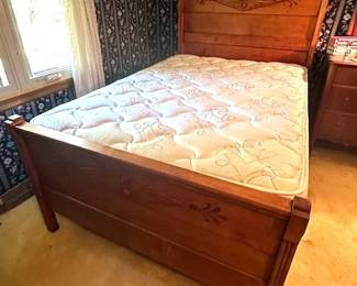 Vintage full-sized bed