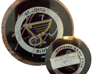 Keith Tkachuk signed hockey puck