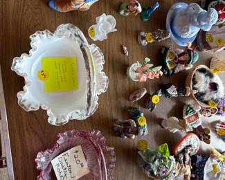 Large collection of trinkets and collectibles 