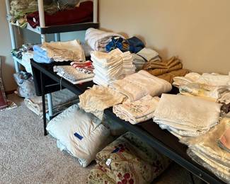 BEDSPREADS, BLANKETS, SHEETS